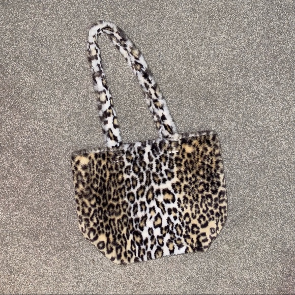 Brandy Melville Handbags - brandy melville leopard print faux fur tote bag